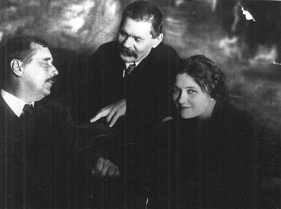 Мария Закревская (Мура) с Горький и Уэллсом.