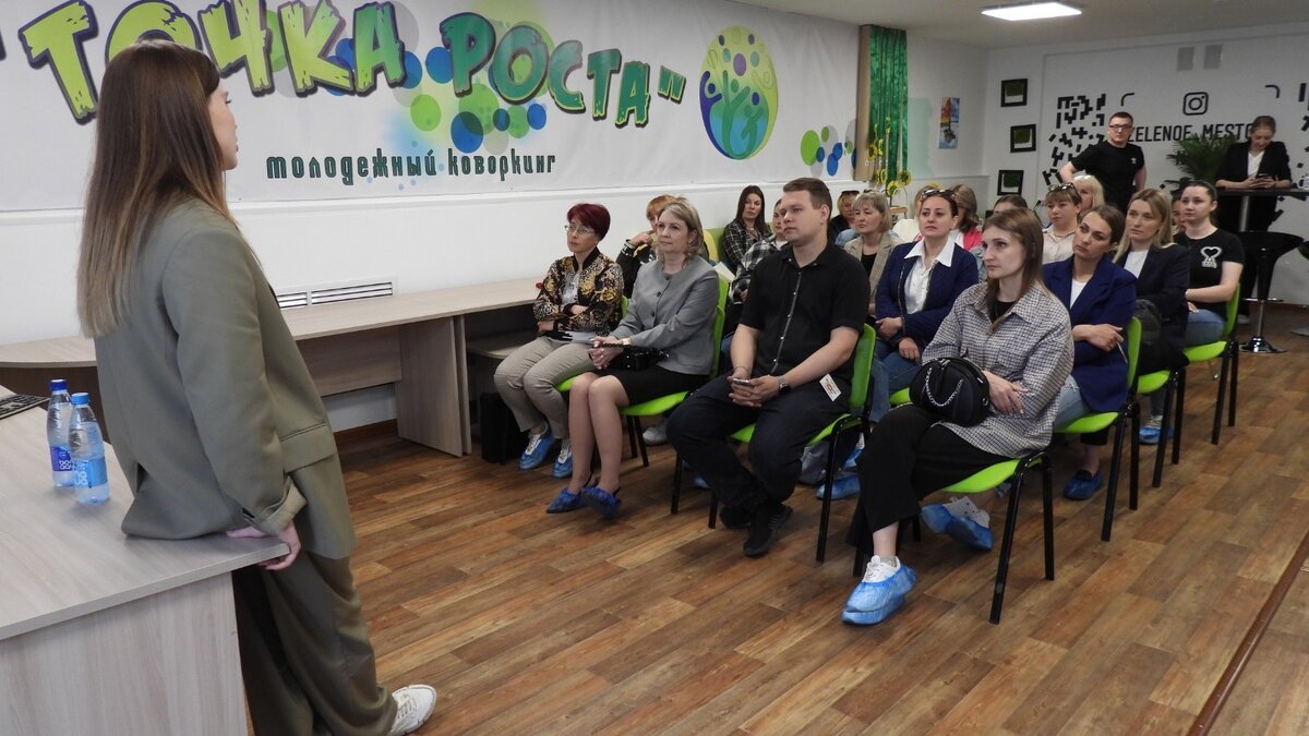     В молодёжном экологическом коворкинге «Зелёное место» состоялось обучение по ведению госпабликов для специалистов подведомственных учреждений