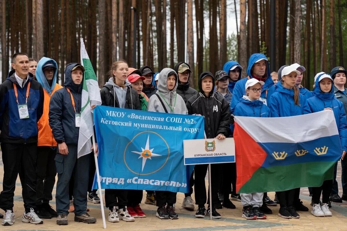    В Югру приехали юные спасатели УрФО