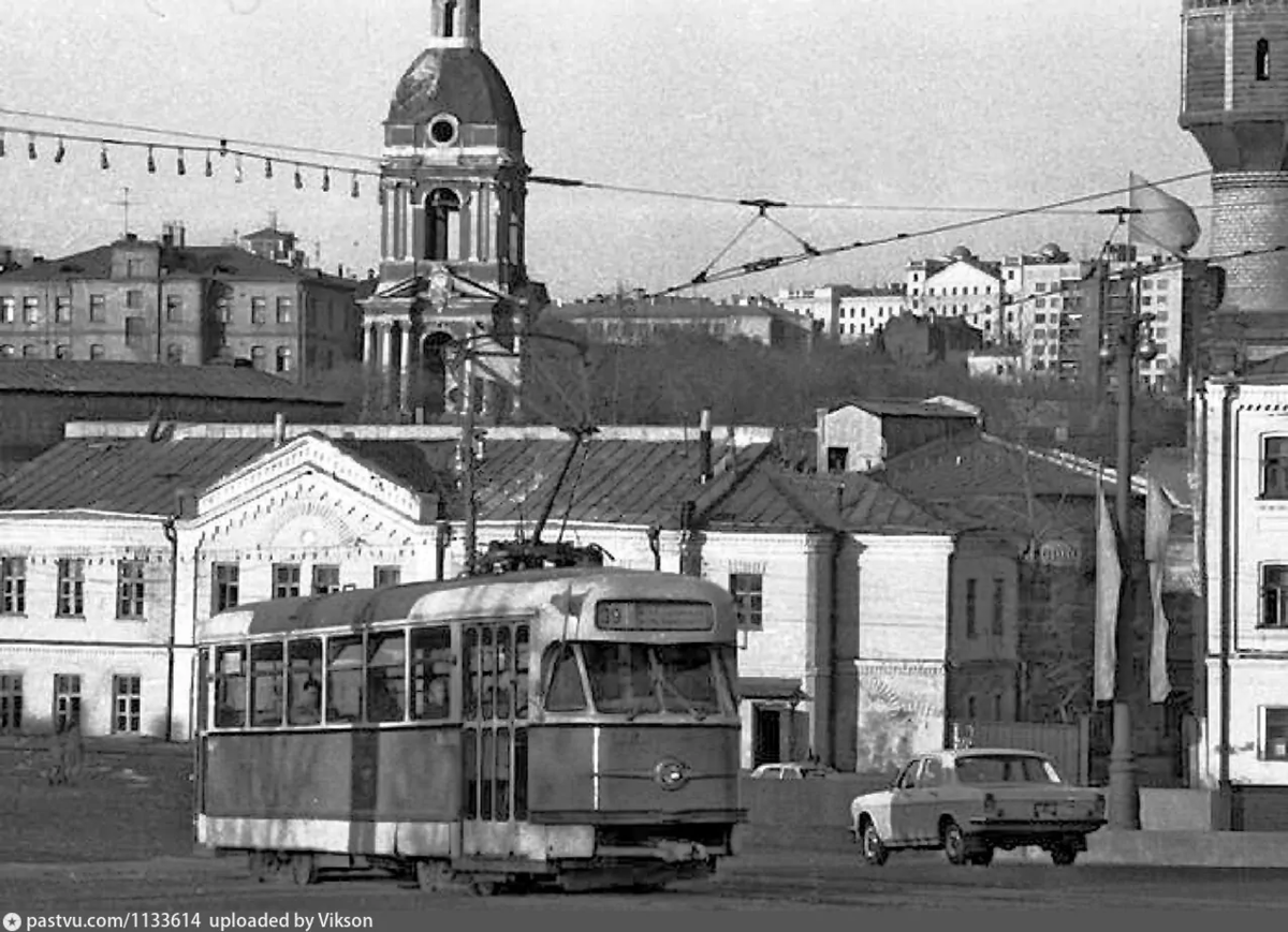 Трамвай номер 39 у Яузских ворот, 1970 – 1975 г. Источник:https://www.ullsteinbild.de - фото номер 08528109.