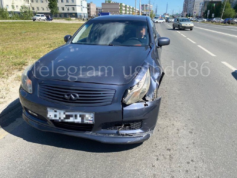    Женщина с ребенком попали под колеса автомобиля в Сургуте