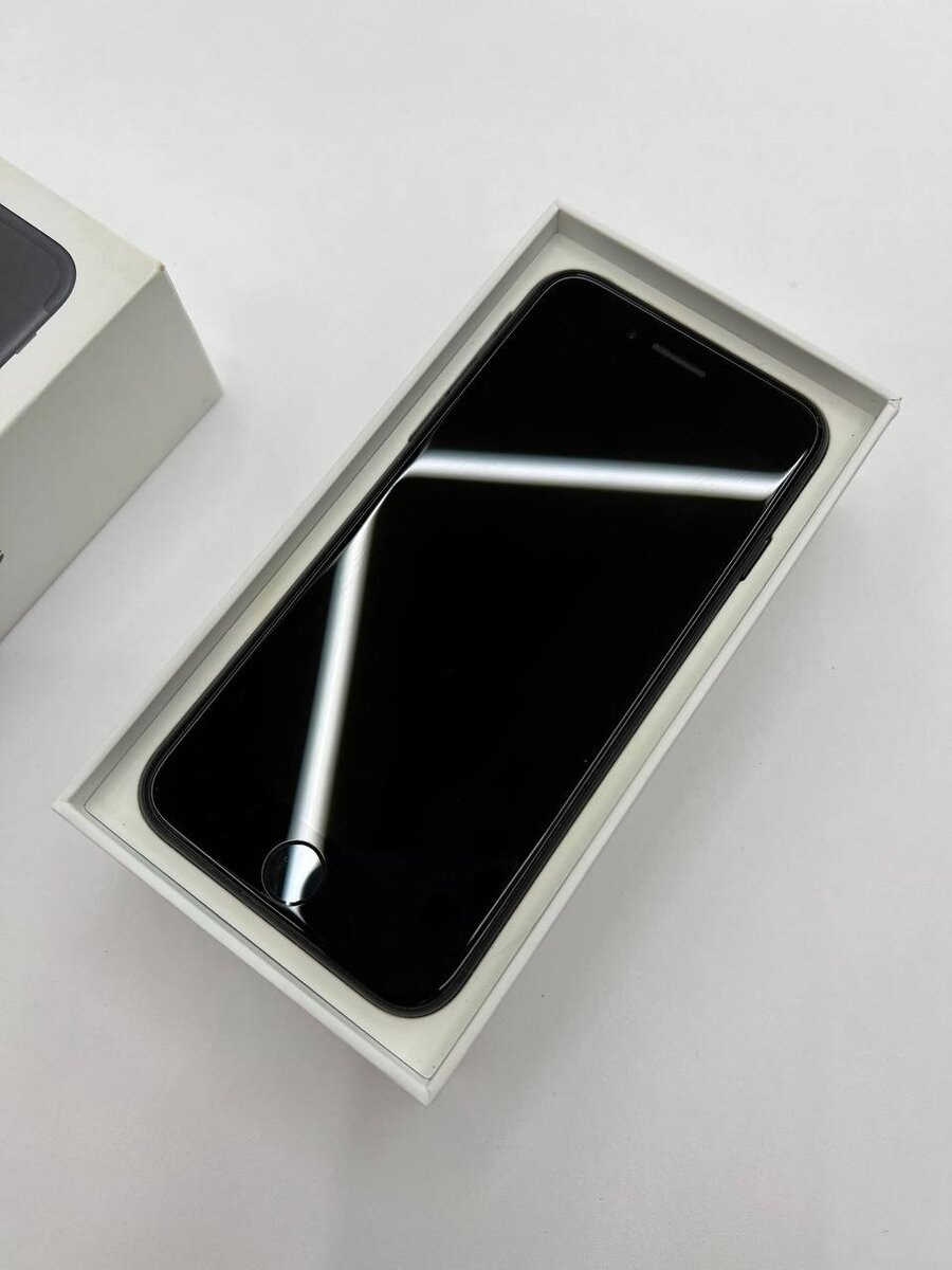 iPhone 7 фронтальная часть