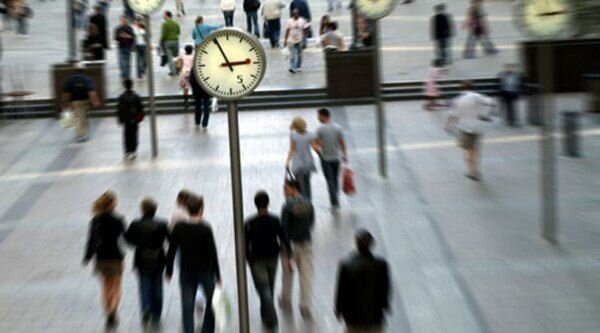 А жизнь, между тем, расслабляться не позволяет. И хотя специалисты утверждают: стресс в малых дозах полезен — помогает анализировать собственные кризы, осознавать происходящее, учиться преодолевать невзгоды — удары судьбы даром не проходят.