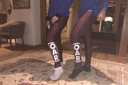 Лыжники позируют в новой форме OAR