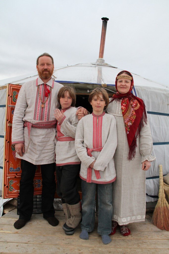 американские джинсы, русская рубаха и тюркская юрта - что может быть интересней?