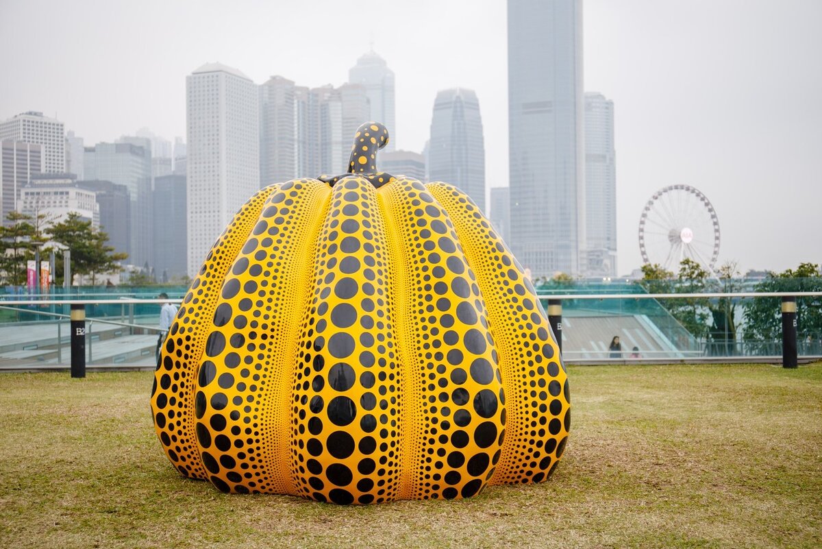 Installation view of Pumpkin big, 2008, Yayoi Kusama.