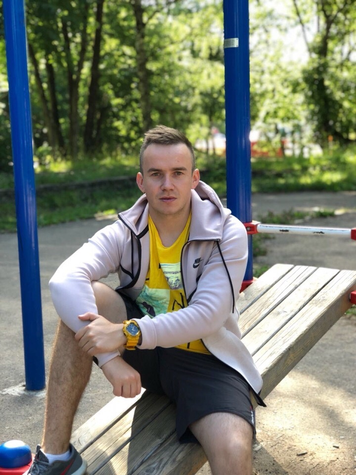 Толстушка моя, сегодня хочу проанализировать, по какой причине твоя огромная ..опа еще не в зале.😬 ..
💪Ждешь у моря погоды. Жиропрокрастинация. Откладывание на потом.
..
Идеального момента, чтобы начать худеть, не наступит никогда. Тебе будет мешать все – работа, дети, посевные, отсутствие кроссовок , отпуск, новый год. Сидишь ты такая на жирке своем и думаешь – «как только выдастся месяц без дел, тогда и начну». Короче, если у тебя есть руки и ноги, то, можешь ничего не ждать и смело начинать заниматься собой. Все остальное – это жалкие отговорки. Возьми себя в руки, тряпка. К этому лету ты уже не похудела. Остается надеяться на следующее.
..
💪Страх начать
..
Ты боишься начать худеть, потому что вдруг и правда похудеешь. Мечта сбудется, и не о чем будет грезить. Да такие приколы бывают с женской психикой.
..
Или ты не веришь в себя и в результат. Ты многое перепробовала и тебе все не подошло. Результата не было. 
Например, ты сидела на моно диете, тренировалась с монстром, который гонял тебя до смерти или бегала на бесполезные групповые танцульки.
..
Твой неудачный опыт не значит, что больше не нужно ничего делать и самое время опустить свои жирненькие ручки.👋
..
💪И мое любимое – окружение. Многие лица женского пола, к сожалению, желают тебе провала. Так работает мозг девушек, чтобы не выглядеть хуже на твоем фоне. Когда стройняшкам говорят – «фу какая тощая, смотреть страшно», скорее всего, означает, что «черт, она не такая жирная, как я». Эти девчонки не сильно худые, это тебя разнесло. Одинаково не тактично говорить другому человеку и об избыточном весе, и о худобе.😡
..
Жирушками всех могу называть только я. Потому что я тут главный мотиватор.😉
..
#гвоздикпреображение #жирунет #похуден