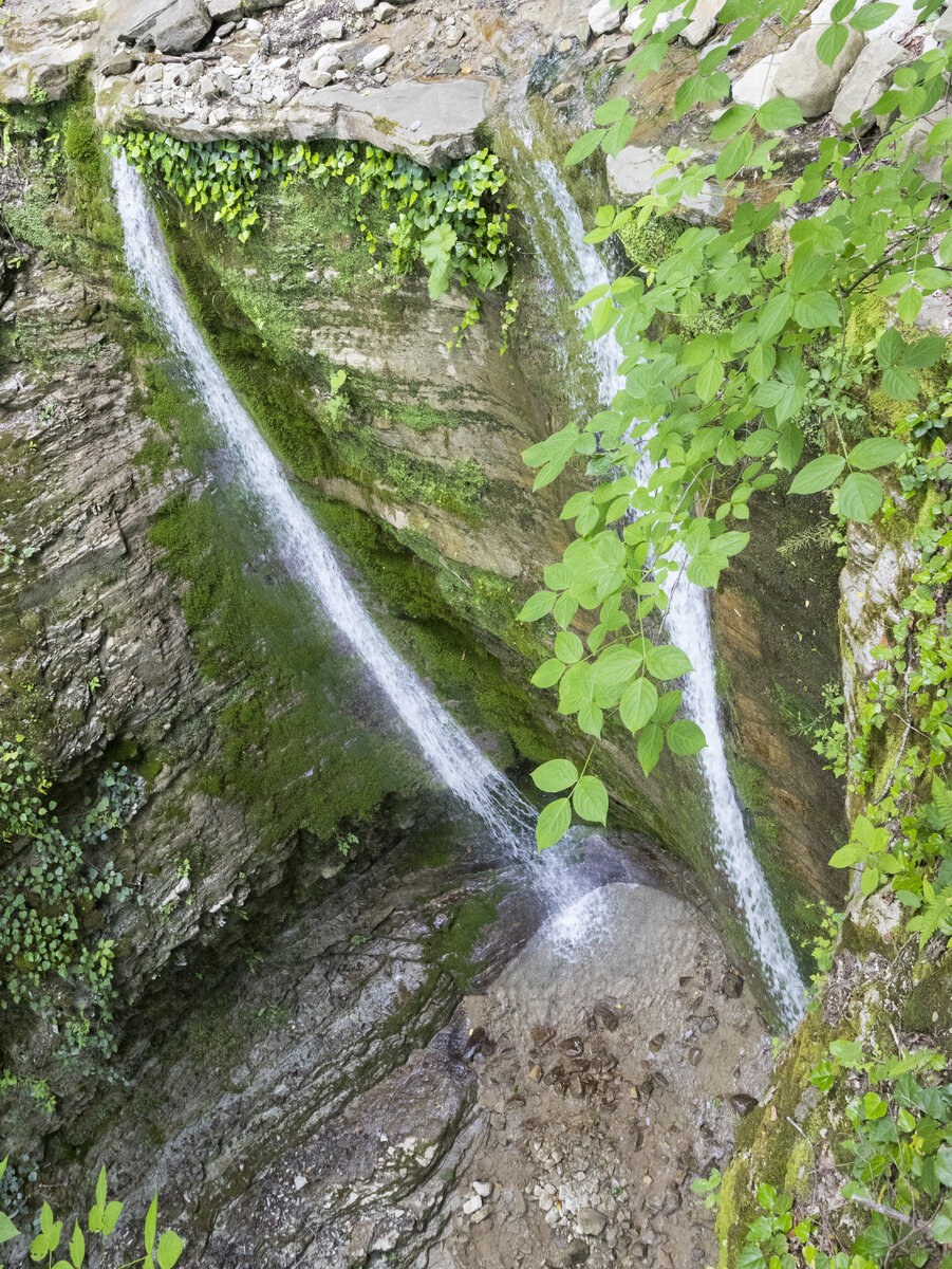 Водопад Шапсуг в Сочи