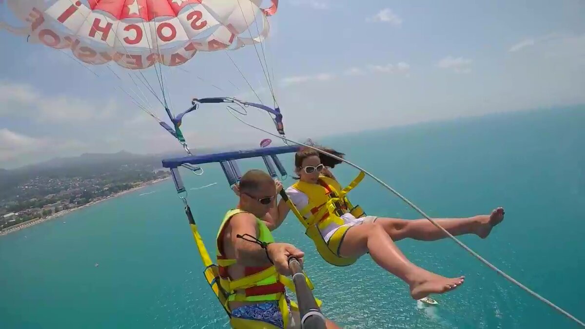 Полет на парашюте за катером