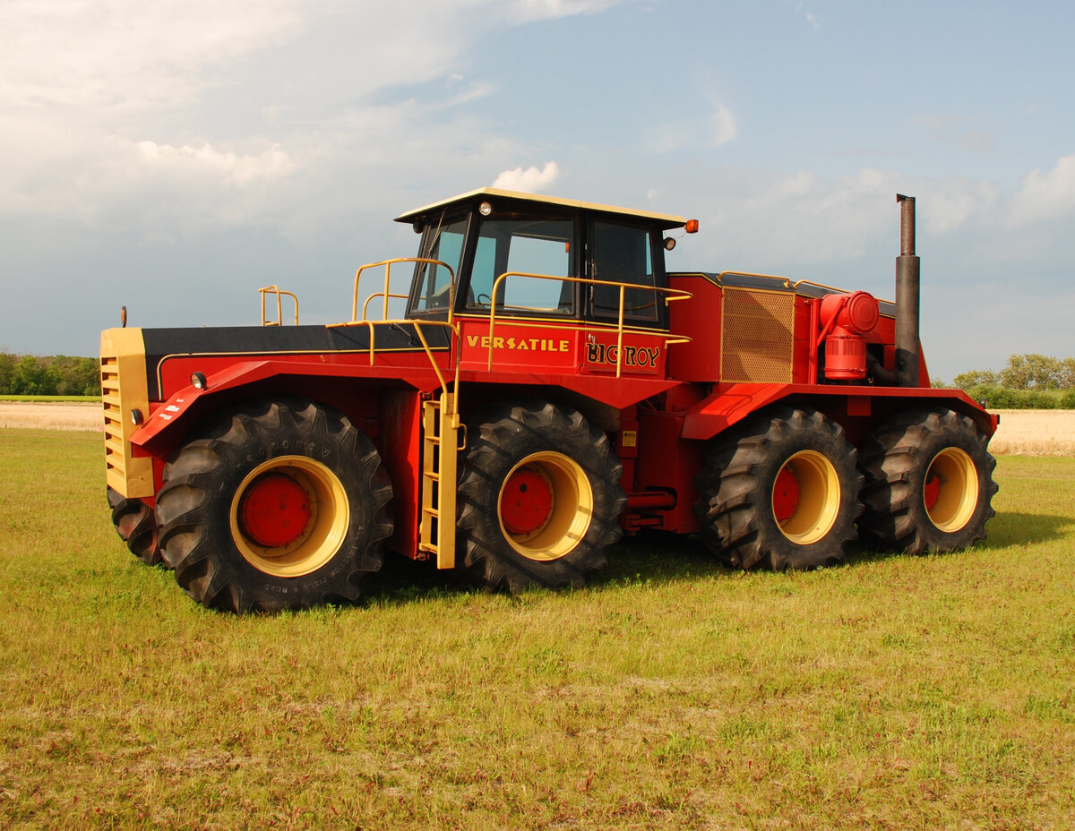 Big Roy 1080 - самый большой трактор в мире в 70-х годах | Все о грузовиках  – Trucksplanet | Дзен