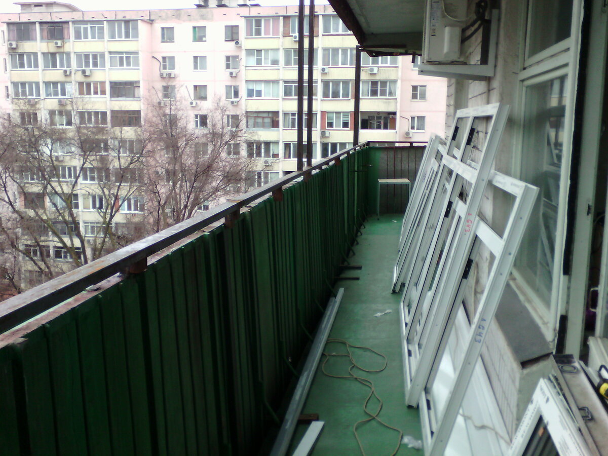 Рамы прибыли и готовы к установке после снятия стёкл и створок. 