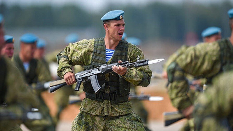 Про русских солдат. Боец ВДВ. Элита Российской армии. Солдаты России десантники. Русский солдат ВДВ.