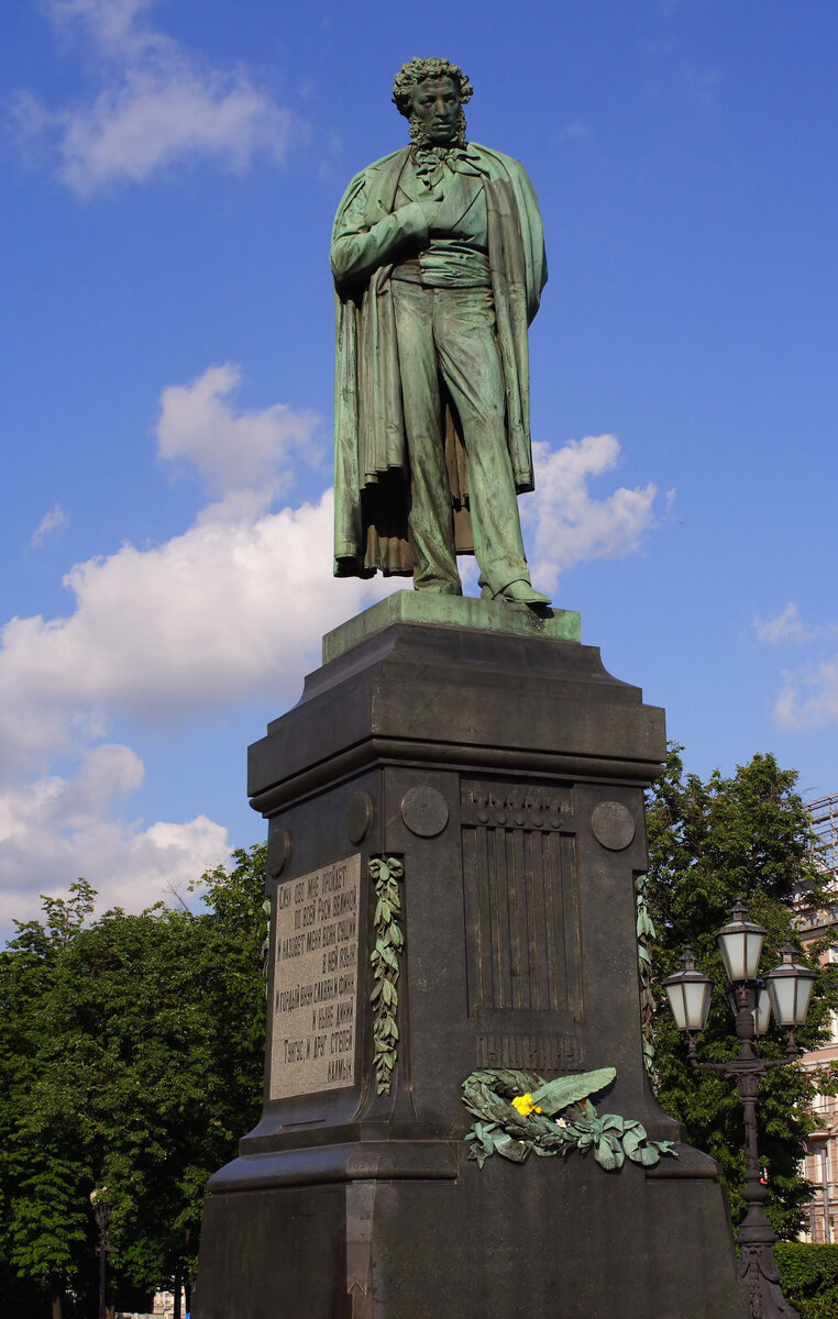 Памятник А.С. Пушкину на Пушкинской площади.