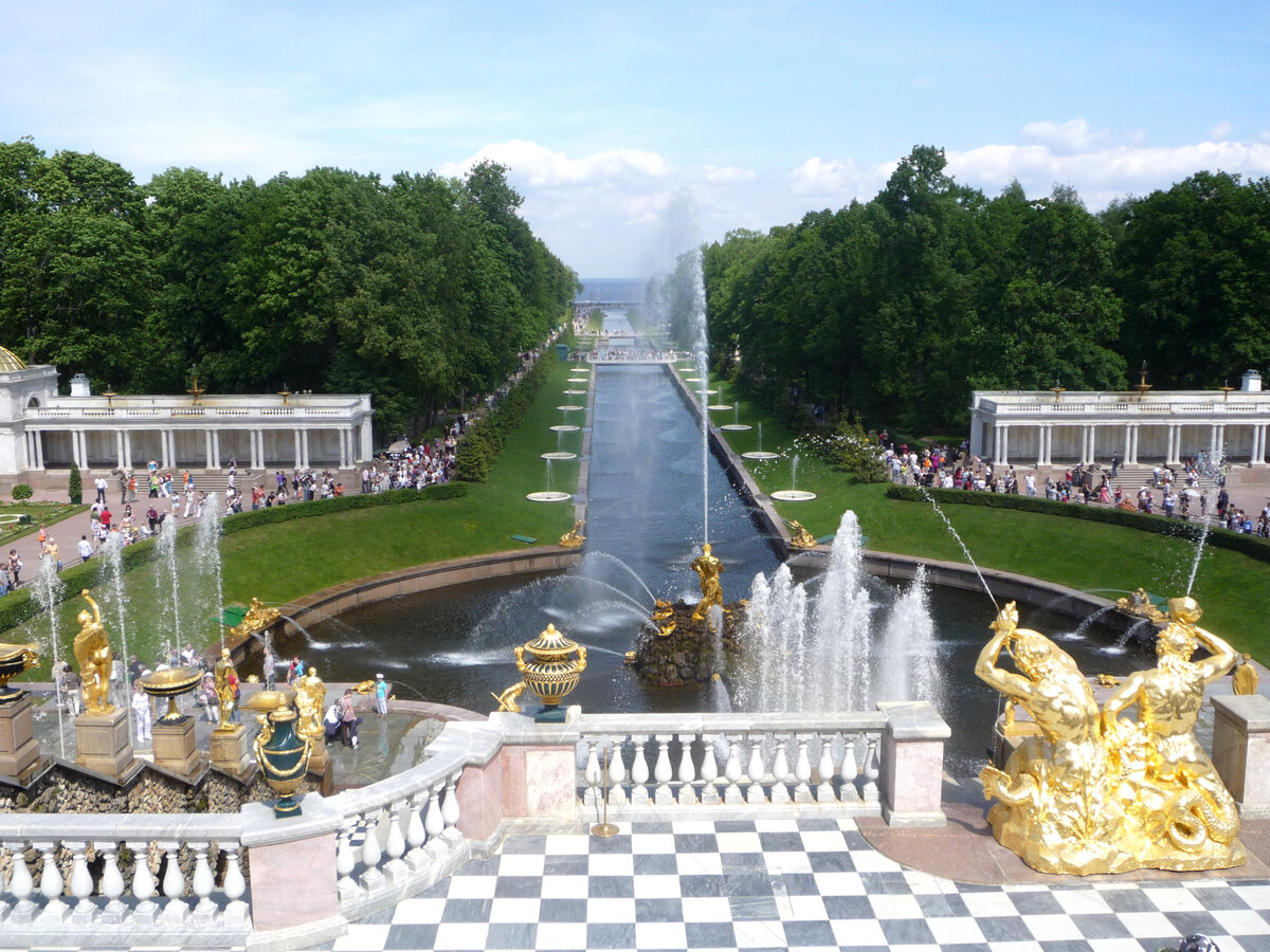 история петергофа в санкт петербурге кратко