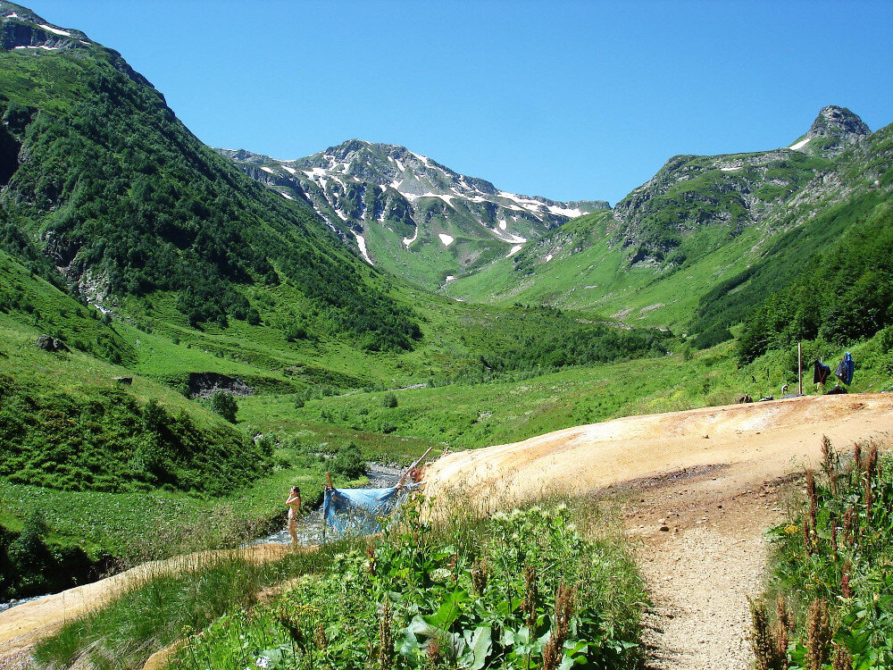 водопады реки санчаро. кислые источники в карачаево черкесии. кислые источники в карачаево черкесии. кислые источники в карачаево черкесии. поселок пхия кислые источники.