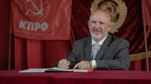 Помимо системных проблем, таких как отсутствие рабочих мест, деградация социальной сферы, были выявлены и серьезные экологические провалы. Не обошлось и без возможной коррупционной составляющей, депутат вместе с Первым секретарем местного отделения КПРФ Александром Симоновым посетил спортплощадку ставшую возможным местом «отмыва» денег.