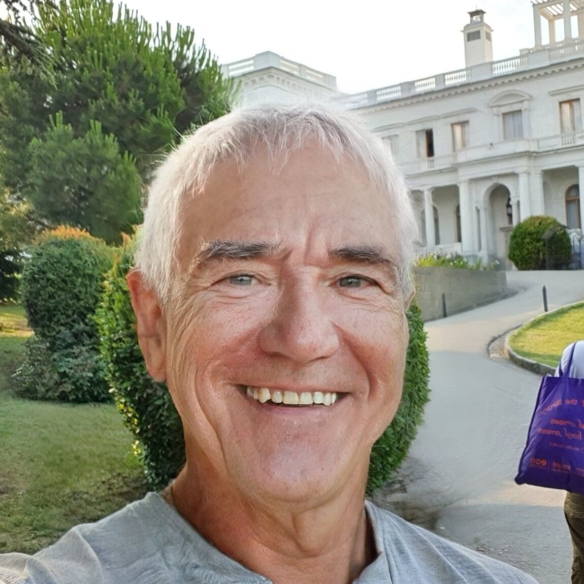 Здесь мнеи 25 лет