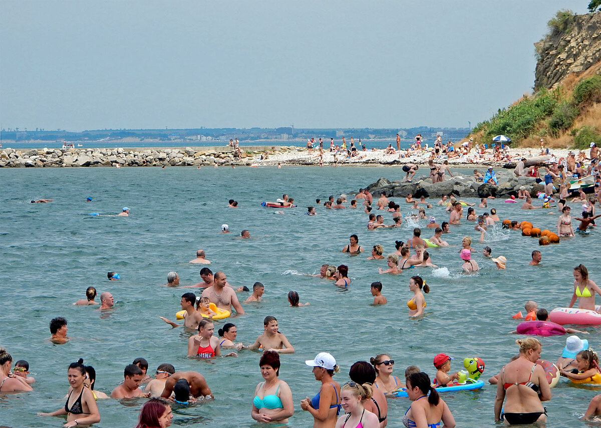 Черное море пляж люди