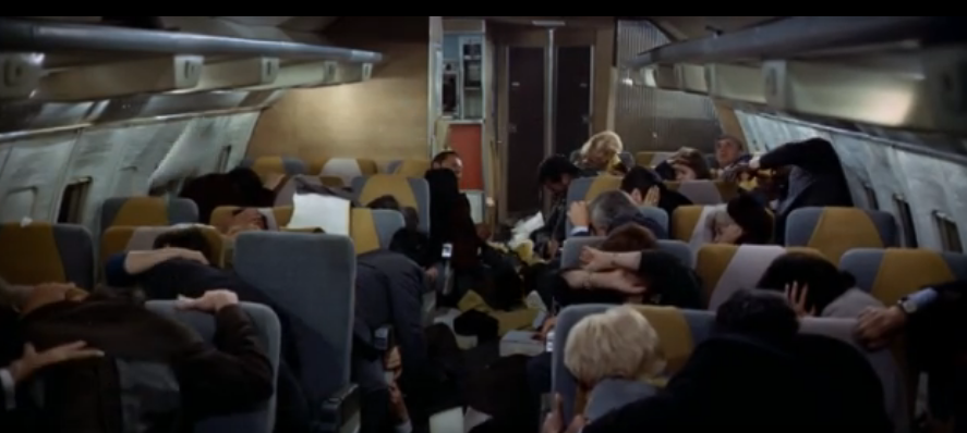 Кадр из фильма "Аэропорт"