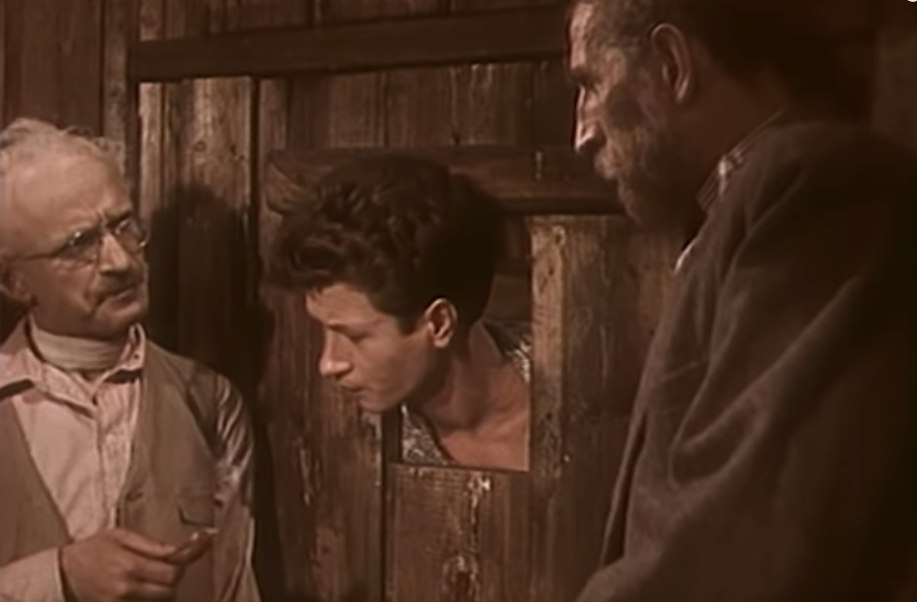 Ролан Быков, Леонид Быков и Сергей Филиппов в фильме "Осторожно, бабушка!" 