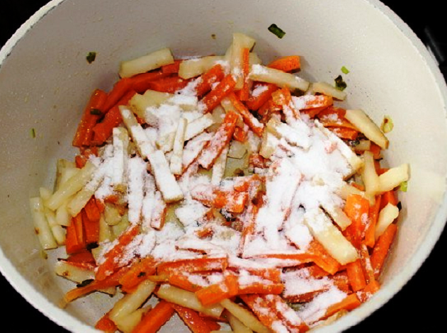 Быстрый супчик с сырными клёцками - отличный вариант для вкусного обеда