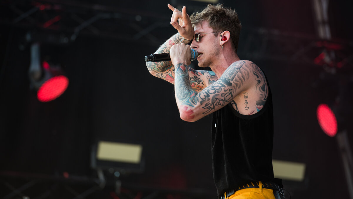 Как конфликт Machine Gun Kelly с Eminem повлиял на него или в чём смысл  песни 