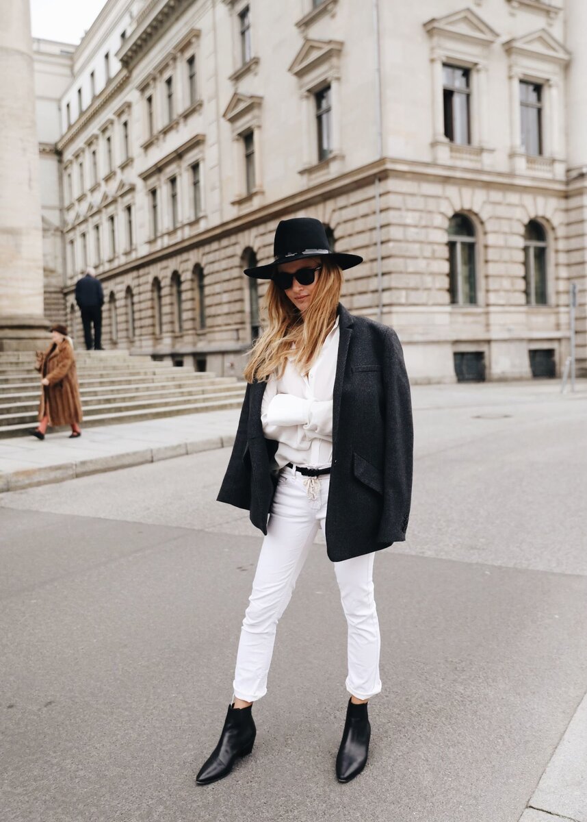 Сочетание черного и белого – беспроигрышное. /Фото: i.pinimg.com 