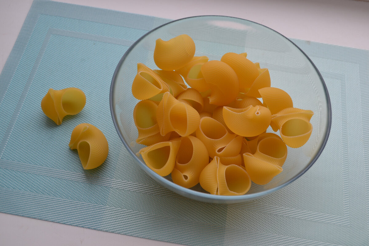Фаршированные макароны на сковороде