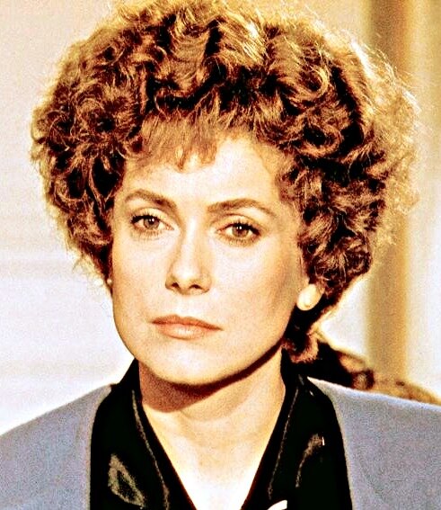 Катрин Денев в фильме "Агент-смутьян"