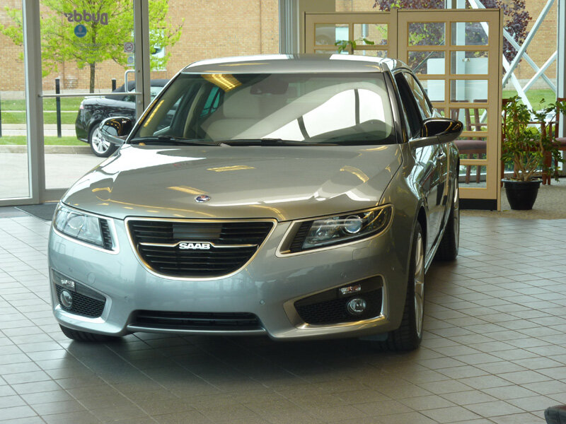 фото взято с https://upload.wikimedia.org/wikipedia/commons/4/4e/2010_Saab_9-5_-_Front_end.jpg