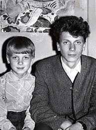 Братья Светлаковы много лет назад.