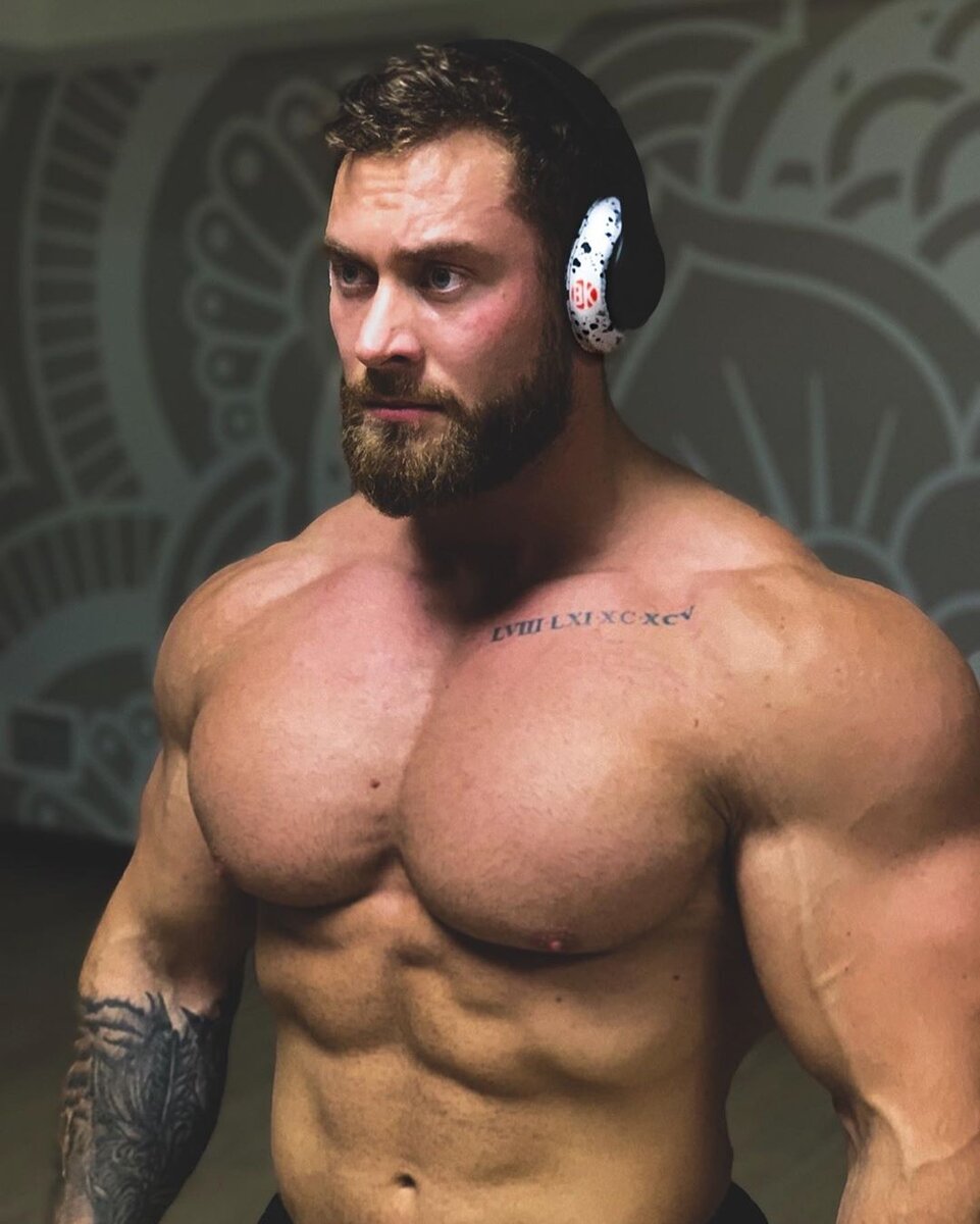 Chris Bumstead с бородой