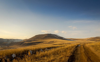 Вид на гору ФУнтикова со стороны деревни Быстрая. Фотография взята из Яндекс картинки.