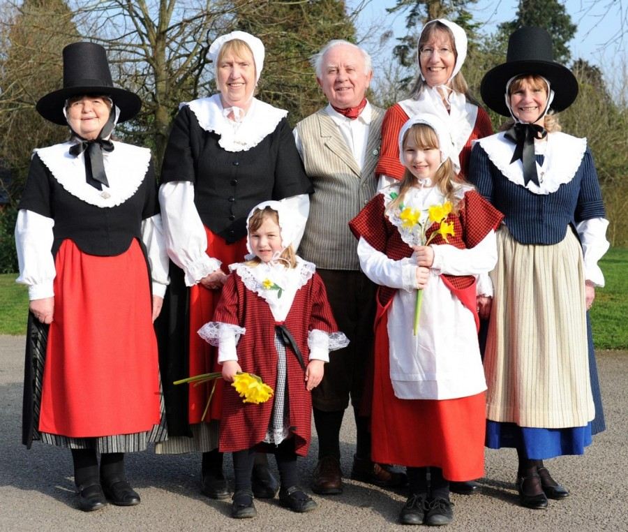 Национальный традиционный костюм уэльса. Уэльс валлийцы. Великобритания шотландцы валлийцы. Национальный костюм уэльса. Национальный традиционный костюм уэльса.
