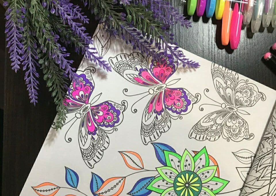 Раскраски - мой способ восстановления в трудные минуты. Фото из личного архива