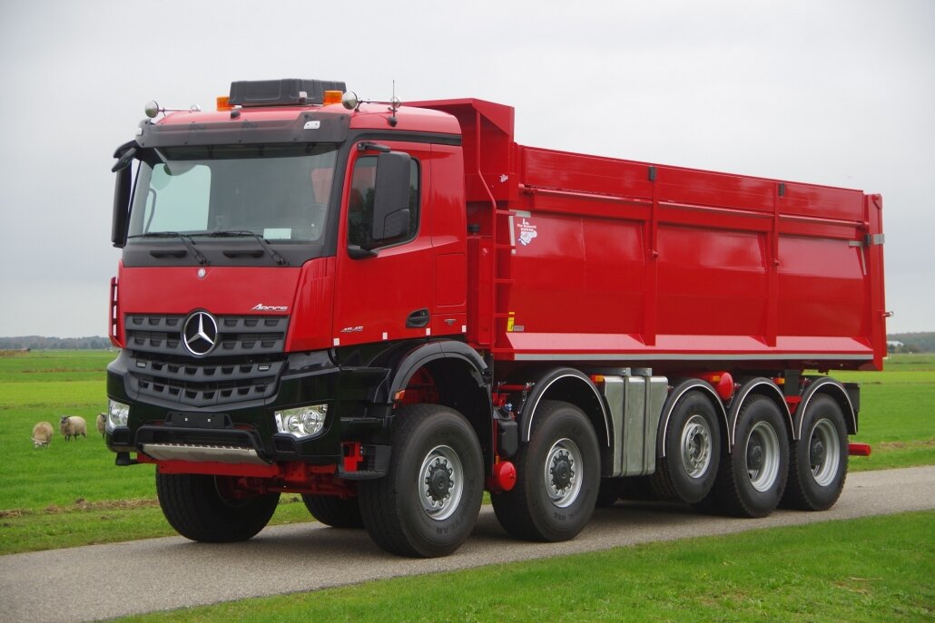 Mercedes Actros самосвал карьерный