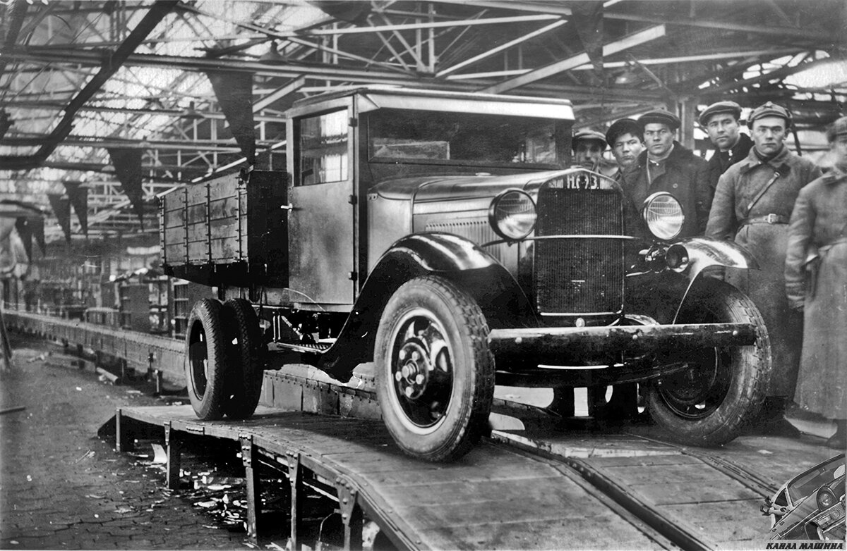 НАЗ-АА, январь 1932 года. Обратите внимание: на радиаторе еще нет фирменной эмблемы: ее пока заменяет обычная надпись "НАЗ" белой краской по трафарету 