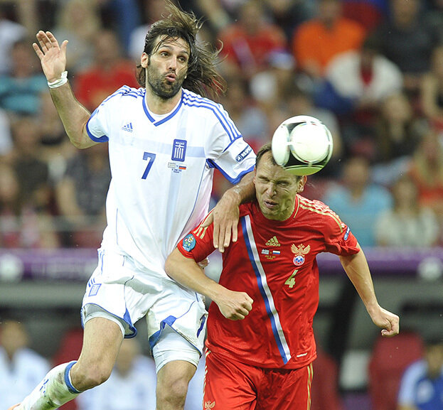     Сергей Игнашевич в верховой борьбе. Александр Федоров «СЭ» 
