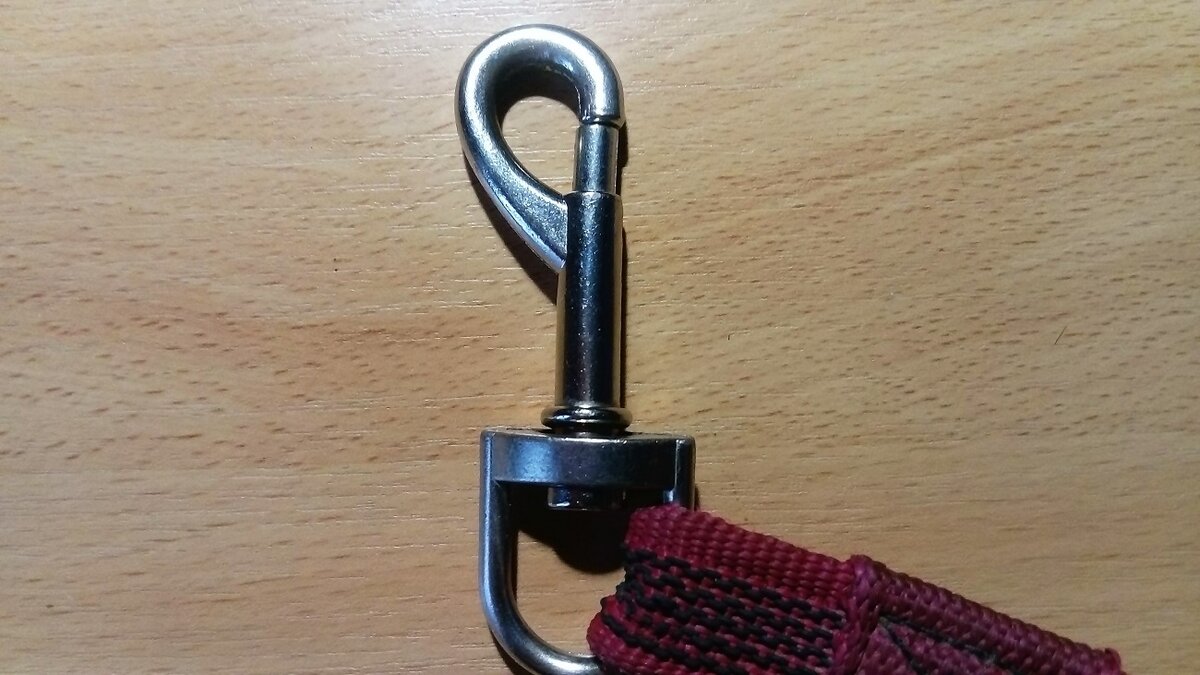 Вот, можете полюбоваться: отпала та штука, которая механизм приводит в действие.