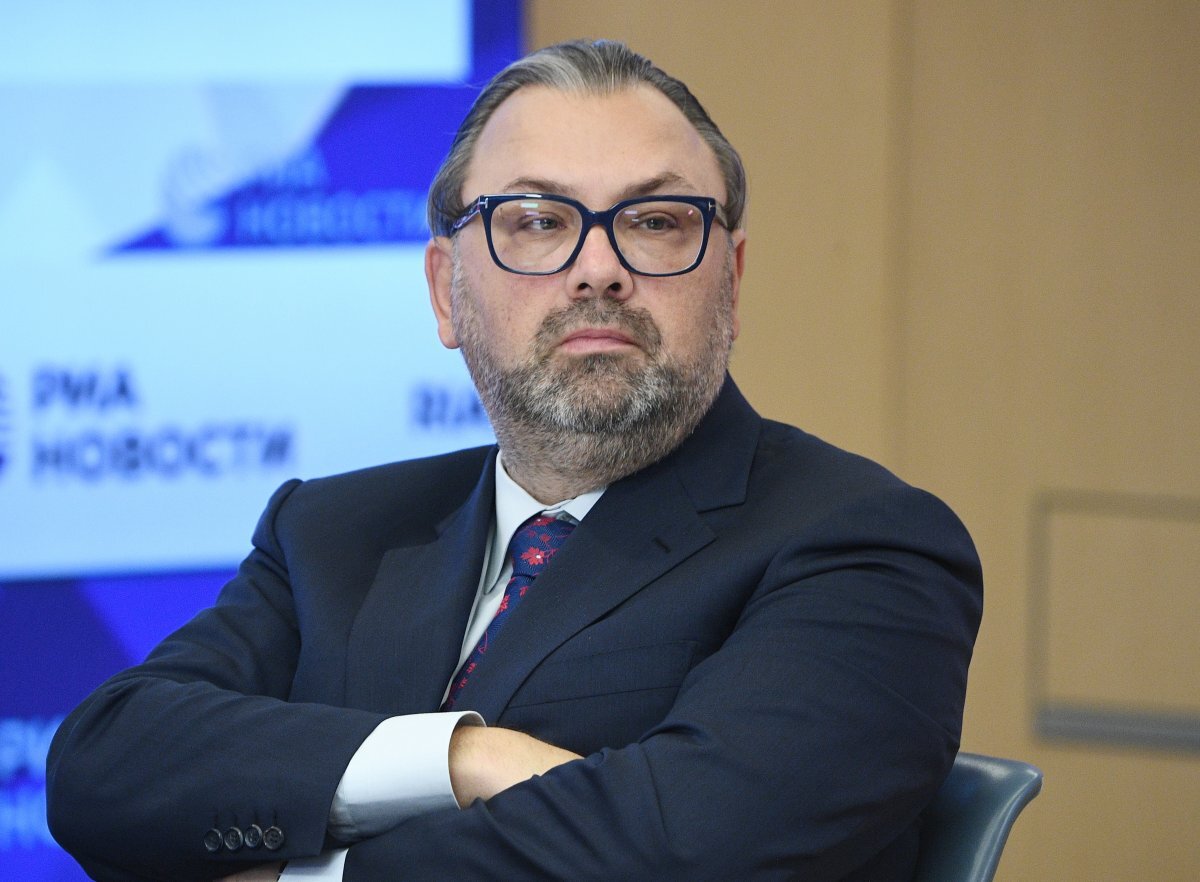    Неизвестные подкинули свиную голову под дверь журналиста Сергейцева