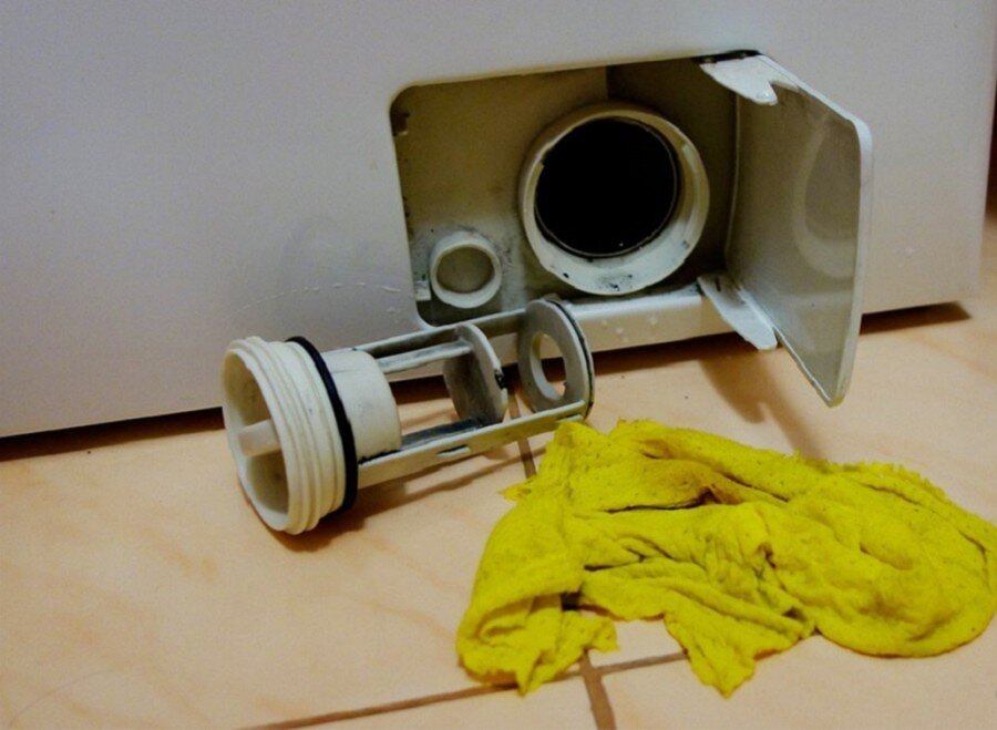 У разных моделей стиральных машин, внешний вид фильтров может различаться.