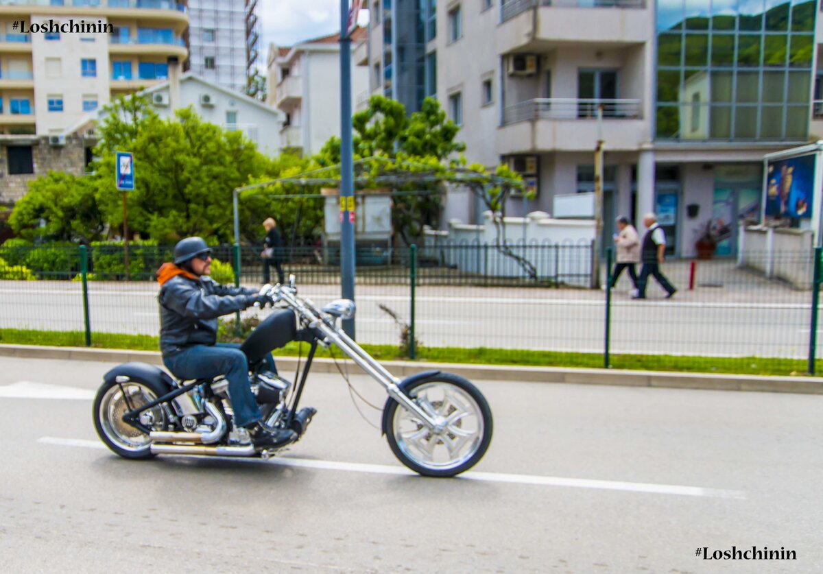 Парень из местного байкер клуба