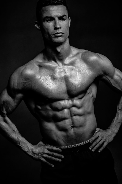 Фотография из инстаграмма Криштиану Роналду 
https://www.instagram.com/p/Bx-YwjwAKvt/