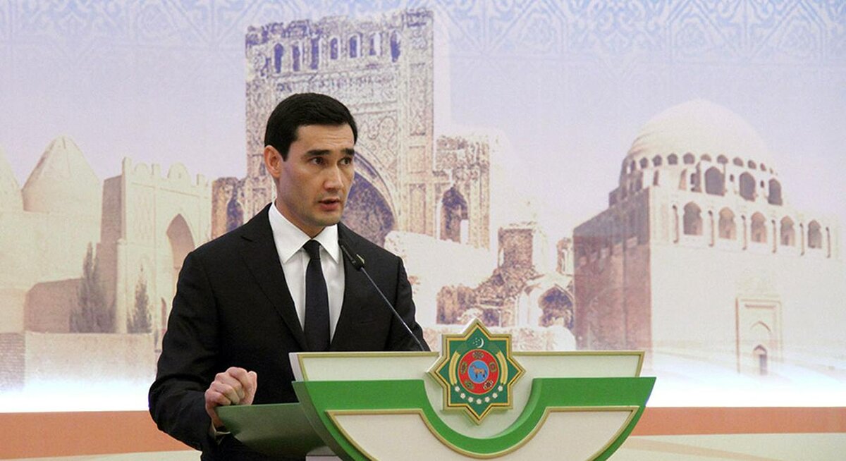 Президент Туркмении на Бугатти