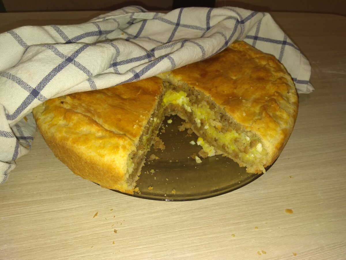Пирог с мясом, рисом и яйцом. Сегодня испекла 😁