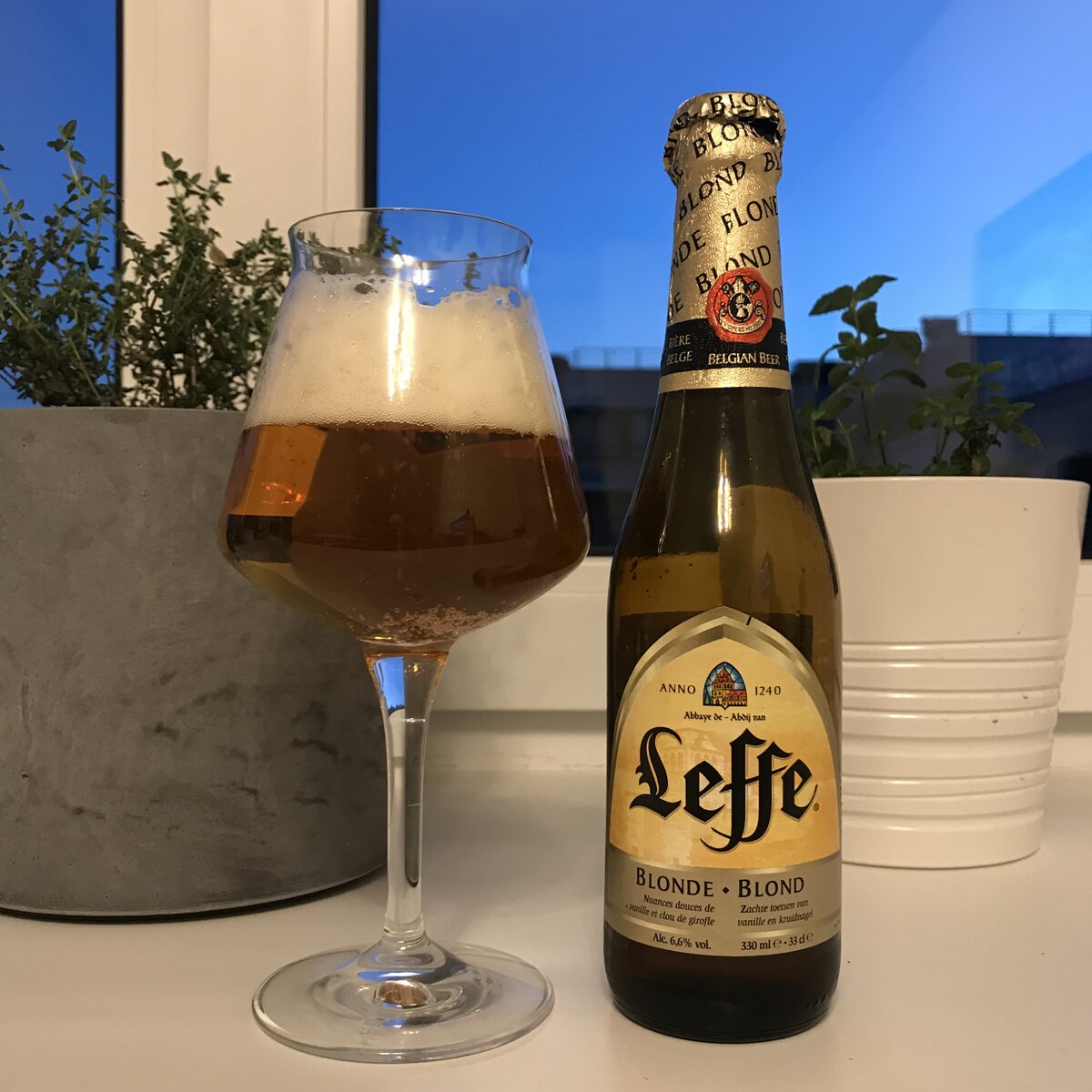 Поля лефф фото Большой обзор всей линейки пива Leffe из Красное&Белое. Все очень хорошо ТЕПЛО Н