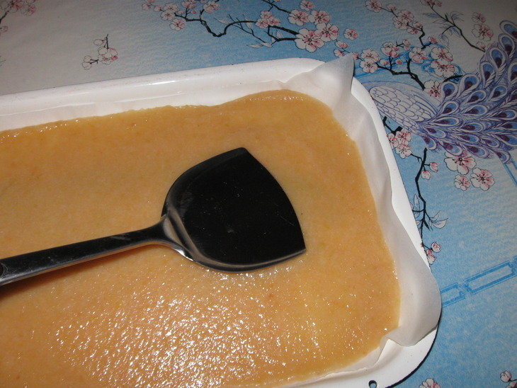 пастила из детского пюре. пастилки детские правильные сладости. пастила домашняя из яблочного пюре. детская фруктовая пастила фрутоняня. пастила из яблочного пюре в духовке.