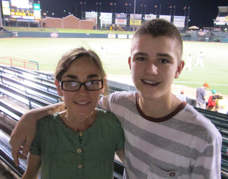 Густав Ар и его мать Лиза Уомак