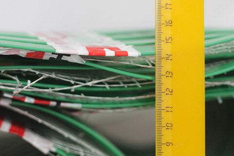 Толщина греющей ленты наглядно.