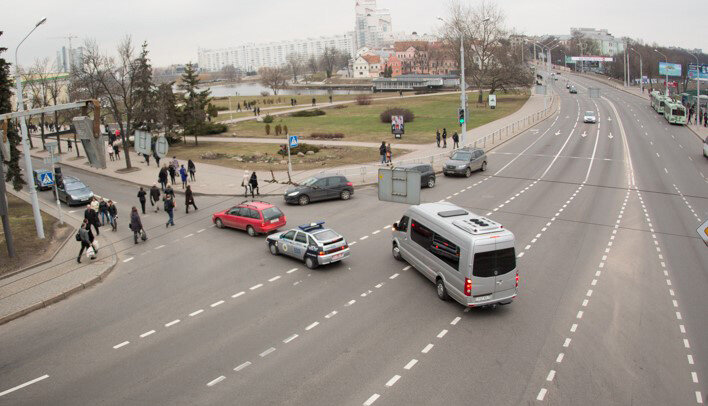 Исходник: https://yandex.ru/images/search